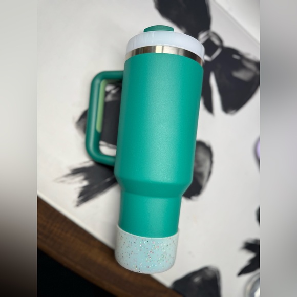 Stanley Quencher H2.0 FlowState Tumbler - 40 oz. Alpine - Picture 2 of 9